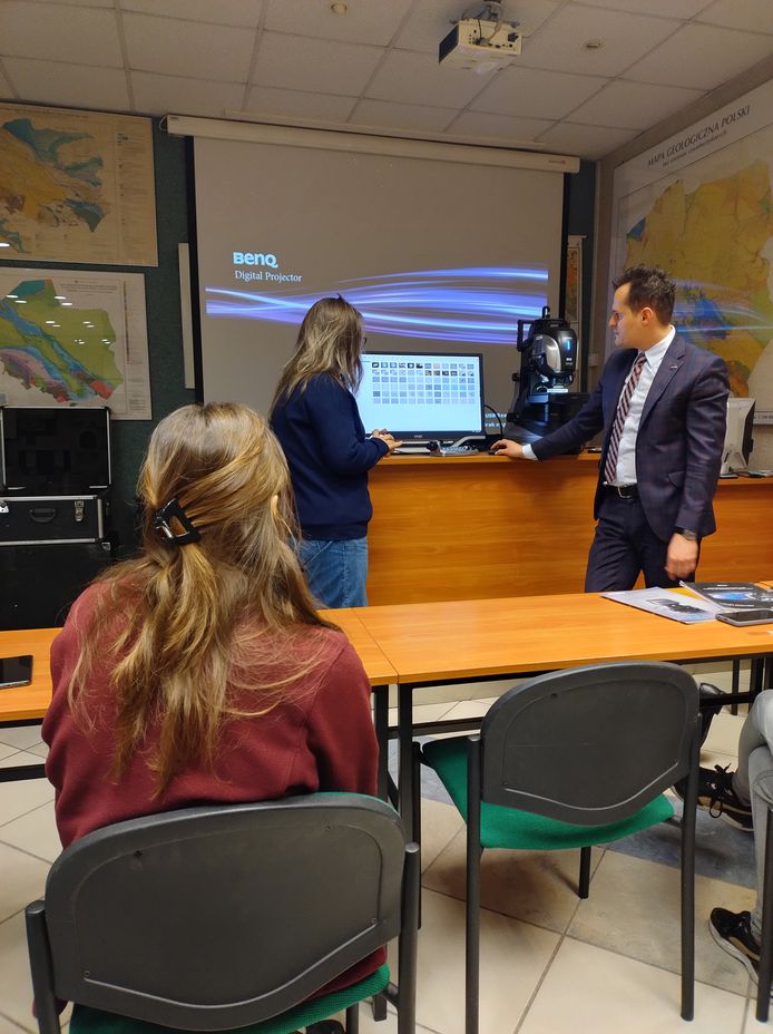 spotkanie warsztatowe, które zgromadziło przedstawicieli firmy KEYENCE