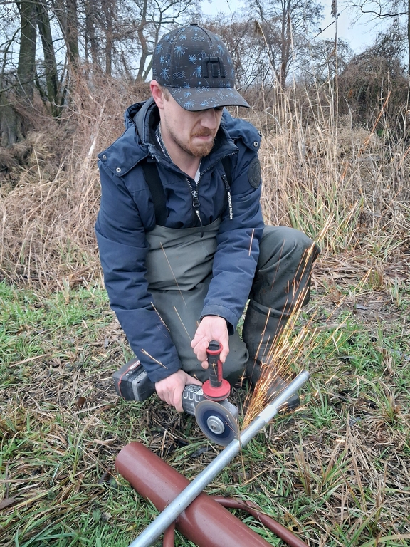 prace badawcze w korycie Moszczenicy w rejonie Rogóźna-Gieczna