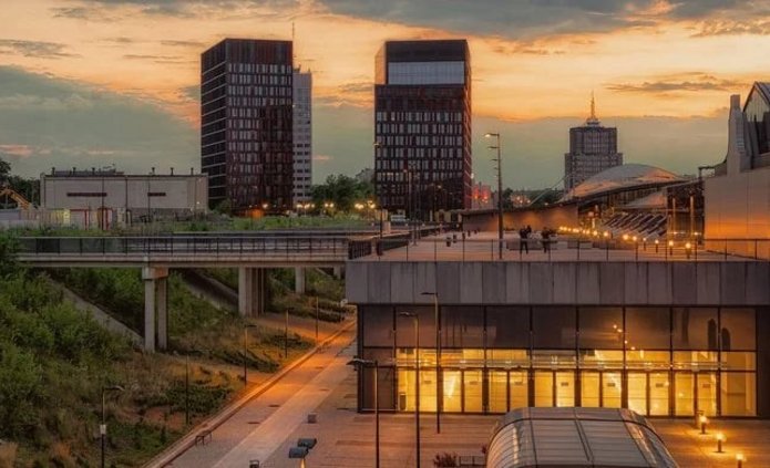 Jak wspólnie zmieniać miasta poprzemysłowe? Krótkie prelekcje online (UNIC)