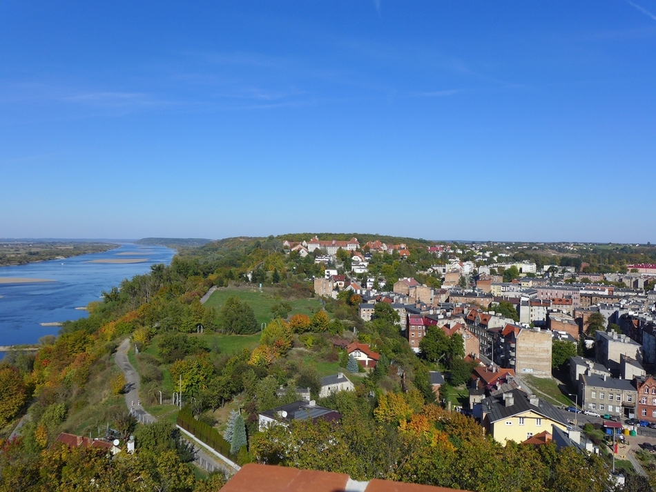Spotkanie z geografią na WNG UŁ”. W lutym będzie ono poświęcone krajobrazom Polski. Krajobraz jako obszar współżycia człowieka z przyrodą zostanie przedstawiony przez Panią prof. Elżbieta Kobojek.